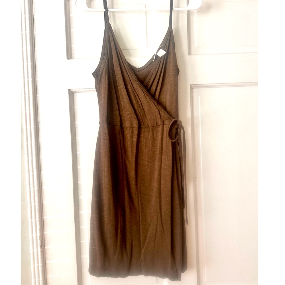 Wrap dress with tie
